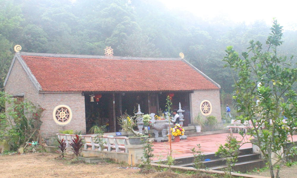 Chùa Am Vãi - chốn tâm linh giữa non xanh